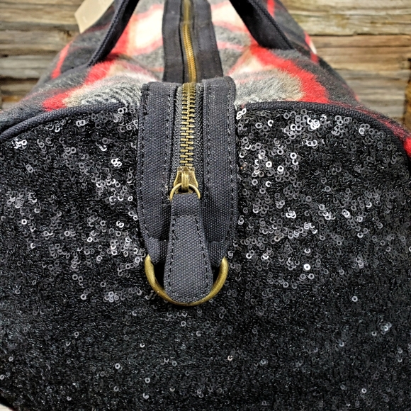 NWT- Anthropologie Deux Lux Plaid Duffel Bag Red - Picture 8 of 8